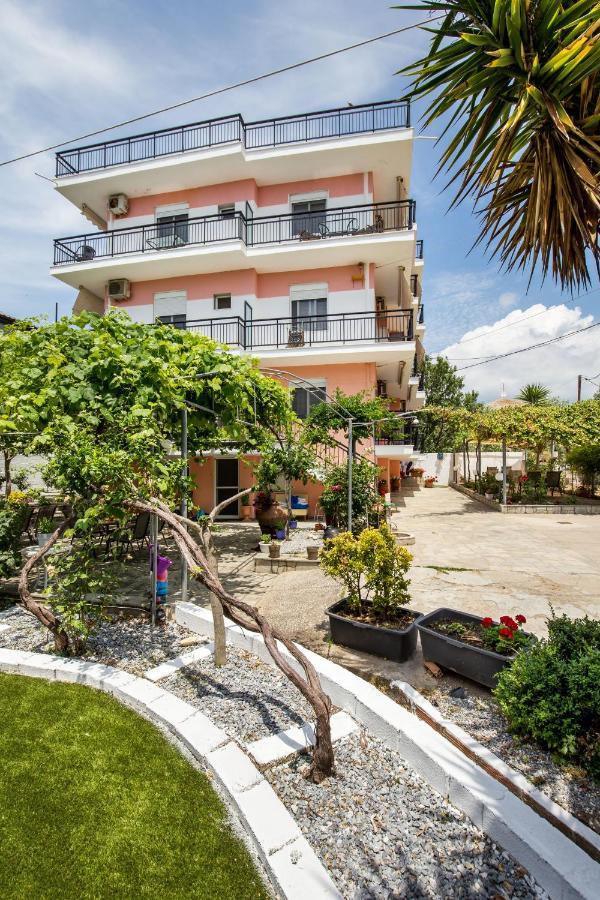 Ianos Apartments Potos Luaran gambar