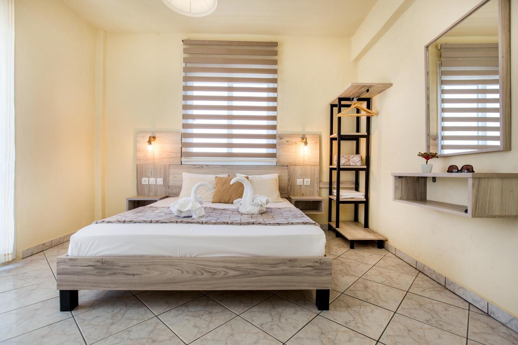 Ianos Apartments Potos Luaran gambar