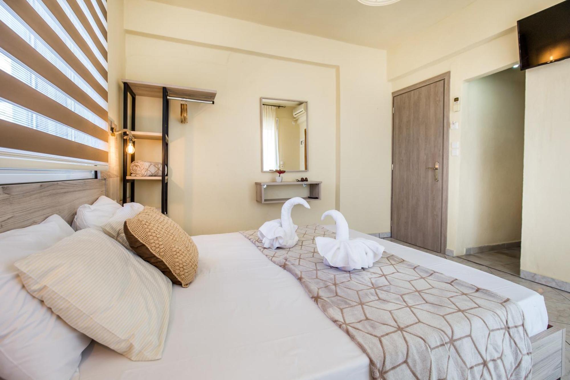 Ianos Apartments Potos Luaran gambar