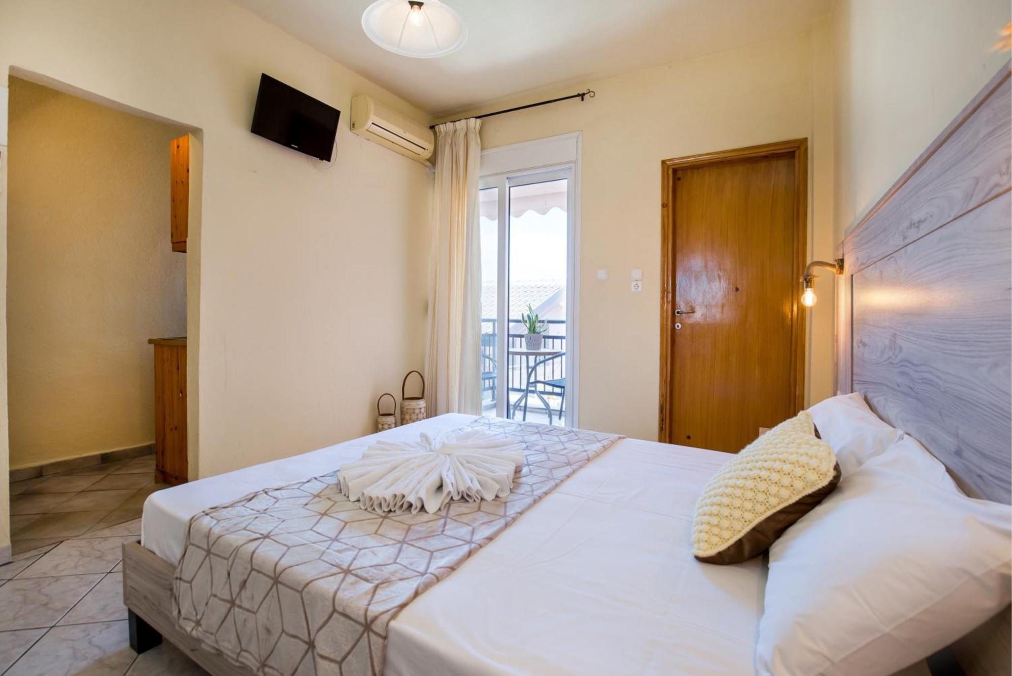 Ianos Apartments Potos Luaran gambar