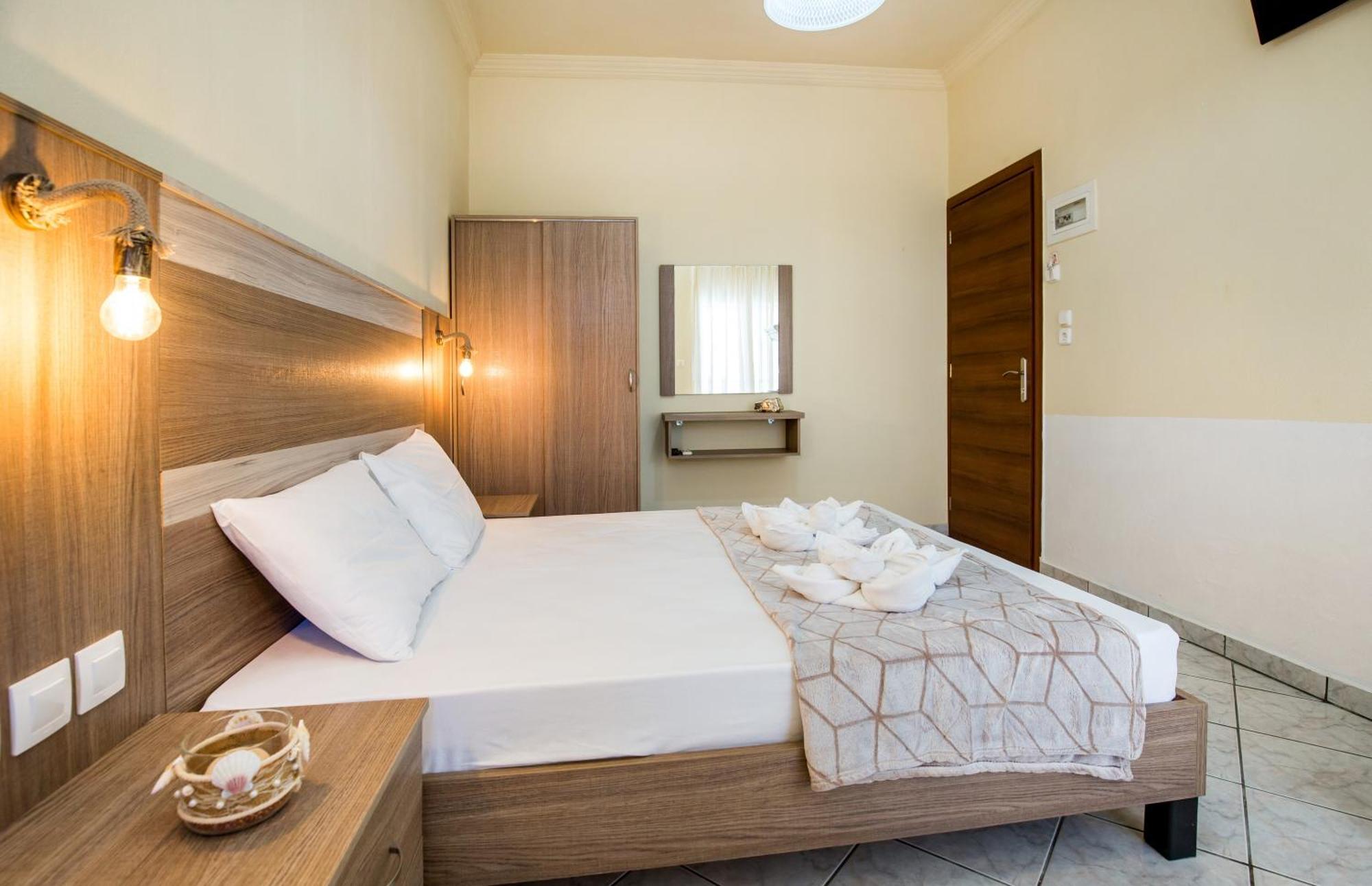 Ianos Apartments Potos Luaran gambar