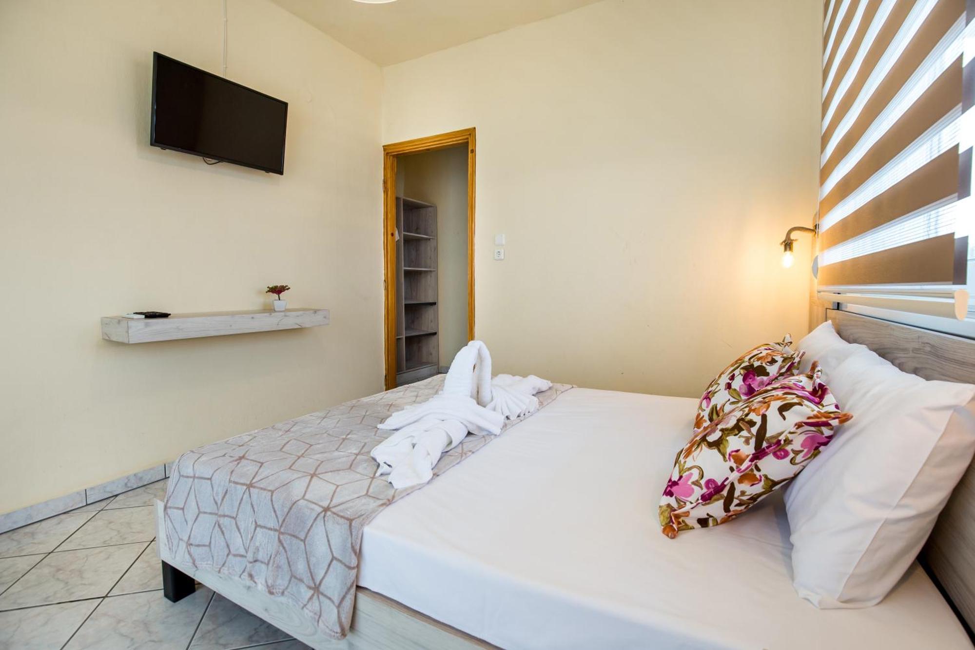 Ianos Apartments Potos Luaran gambar