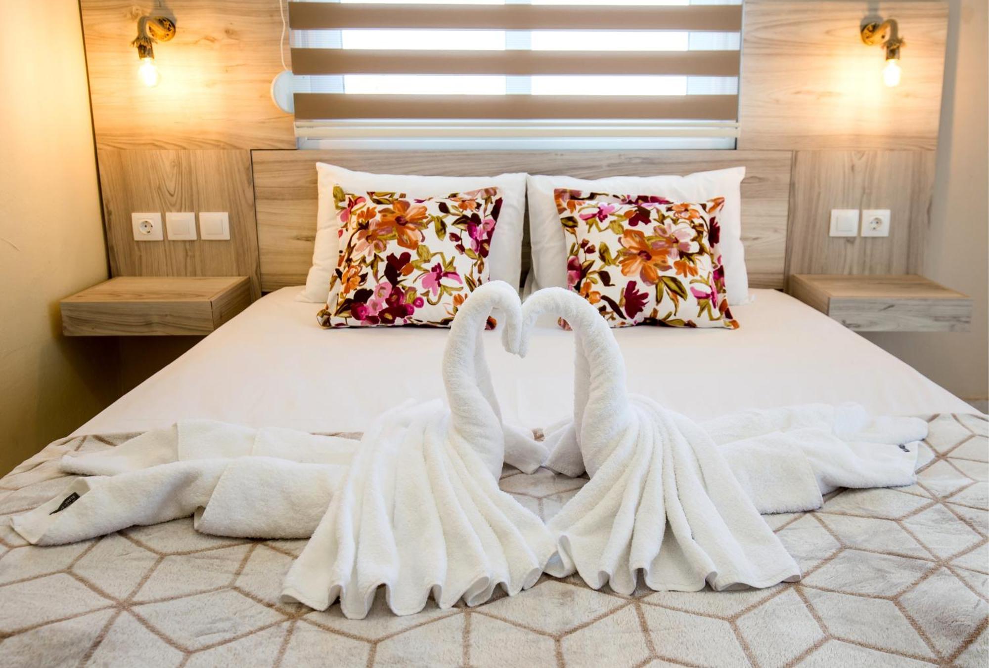 Ianos Apartments Potos Luaran gambar