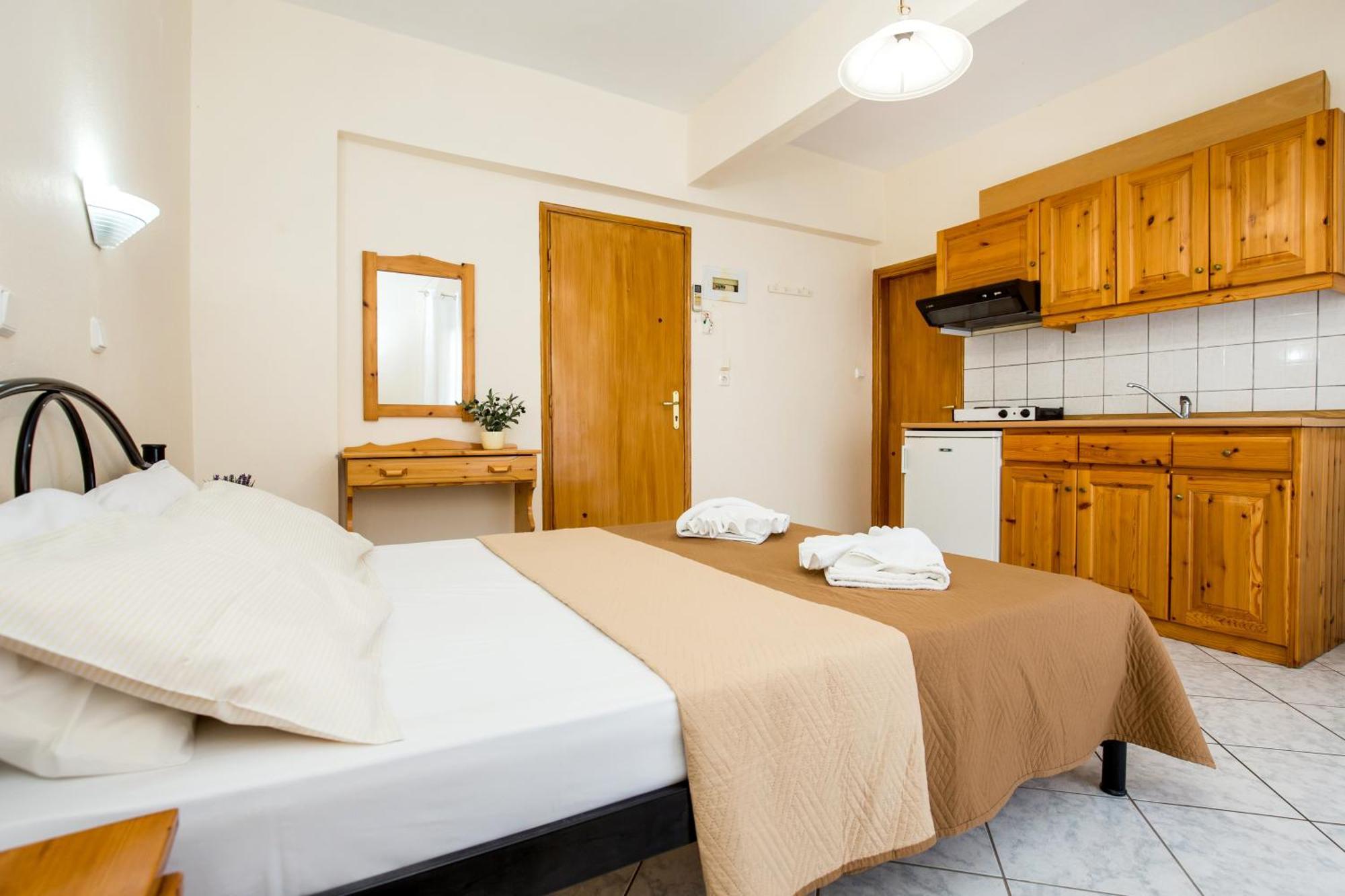 Ianos Apartments Potos Luaran gambar