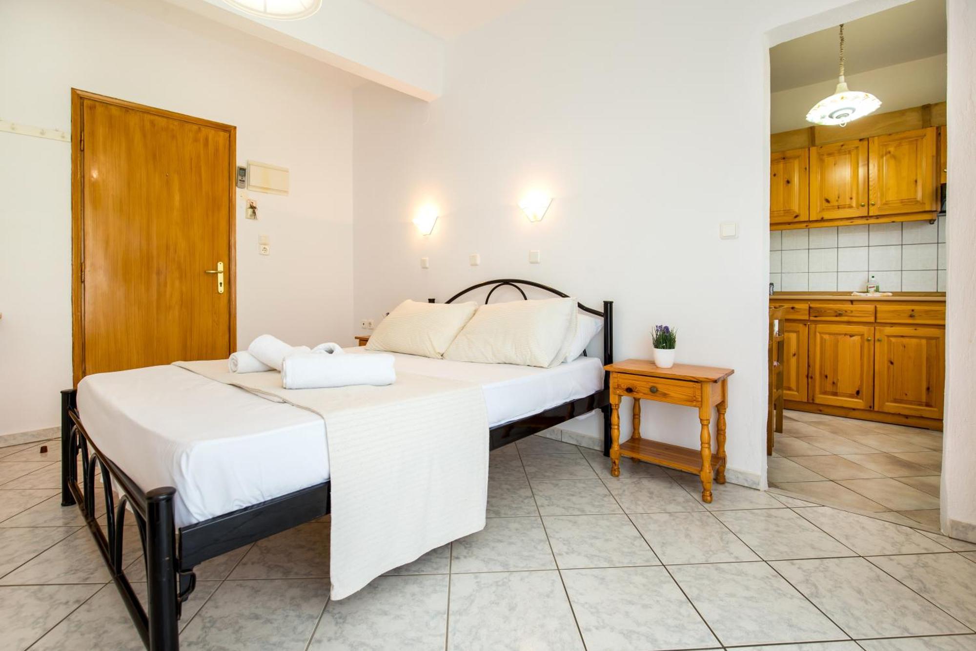 Ianos Apartments Potos Luaran gambar