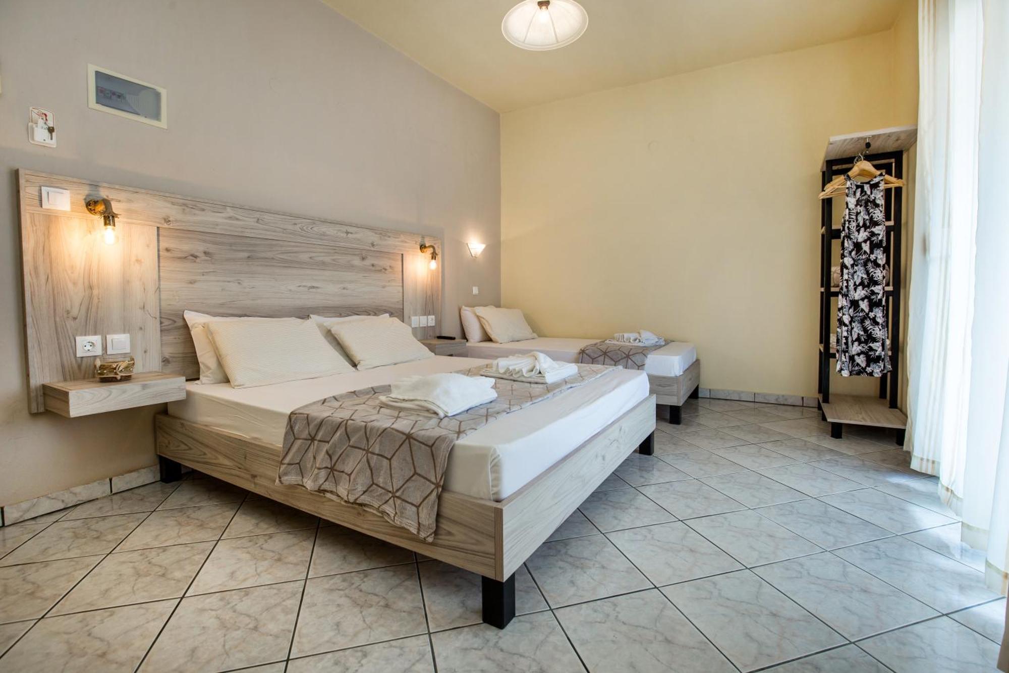 Ianos Apartments Potos Luaran gambar